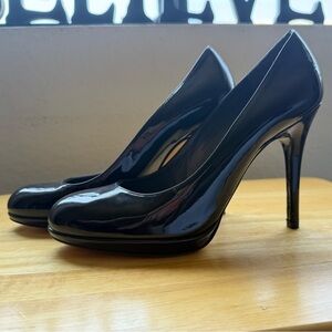 Stuart Weitzman Black Patent Leather Platform Heels in Size 8
